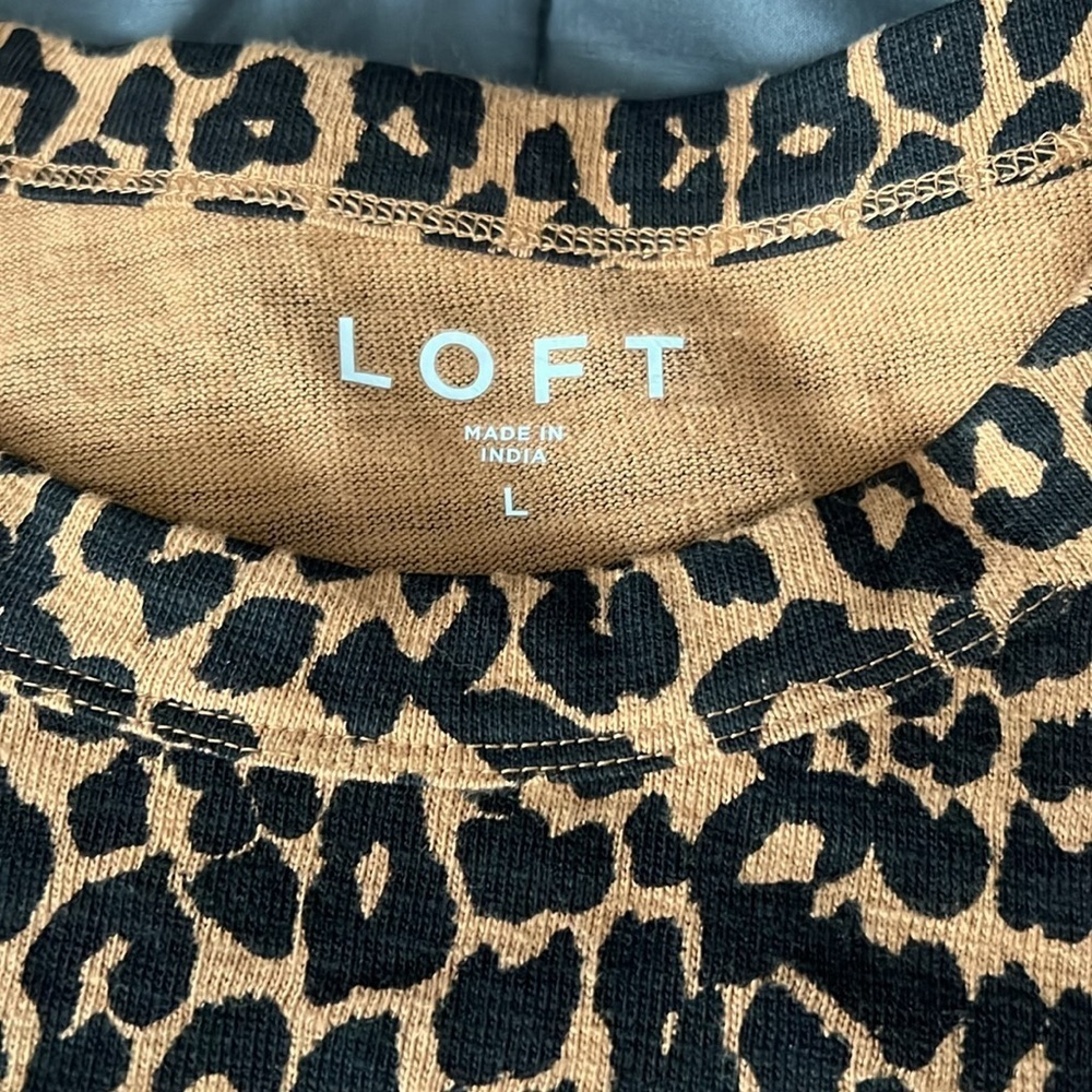 Loft Puff Shoulder Leopard Top Size Medium - Picture 5 of 10